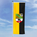 Hochformats Fahne Sachsen-Anhalt mit Wappen