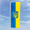 Hochformats-Fahne Ukraine80x200 cm seitliche Karabiner...